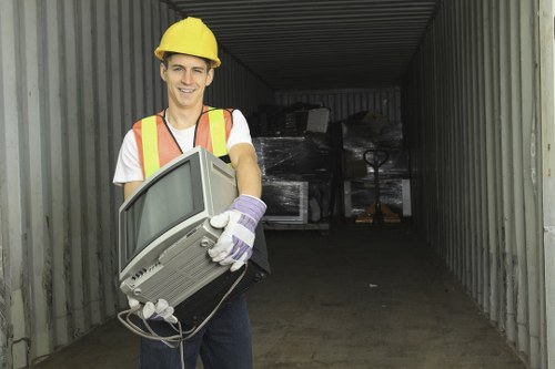 Benefits of hiring flat clearance professionals